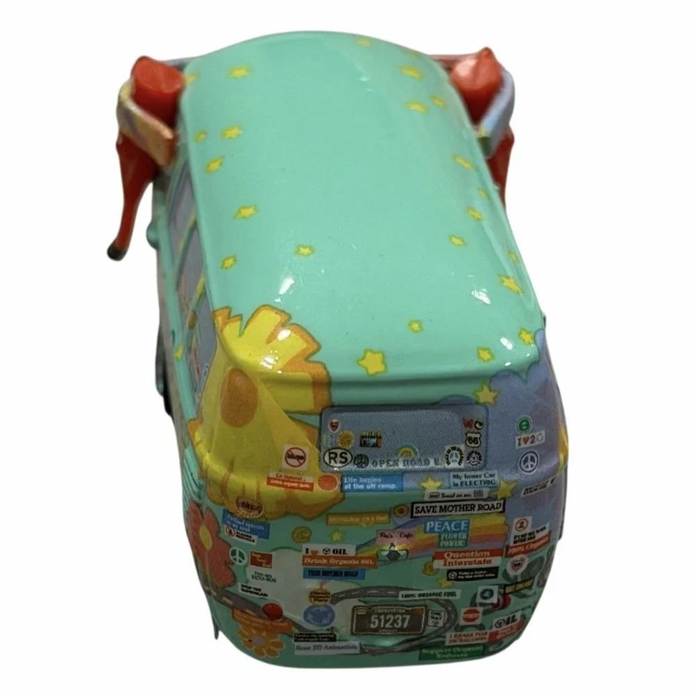 Disney Pixar Cars VW Bus Pit Crew Member Fillmore 2015 1:55 Diecast Hippie‎ Van